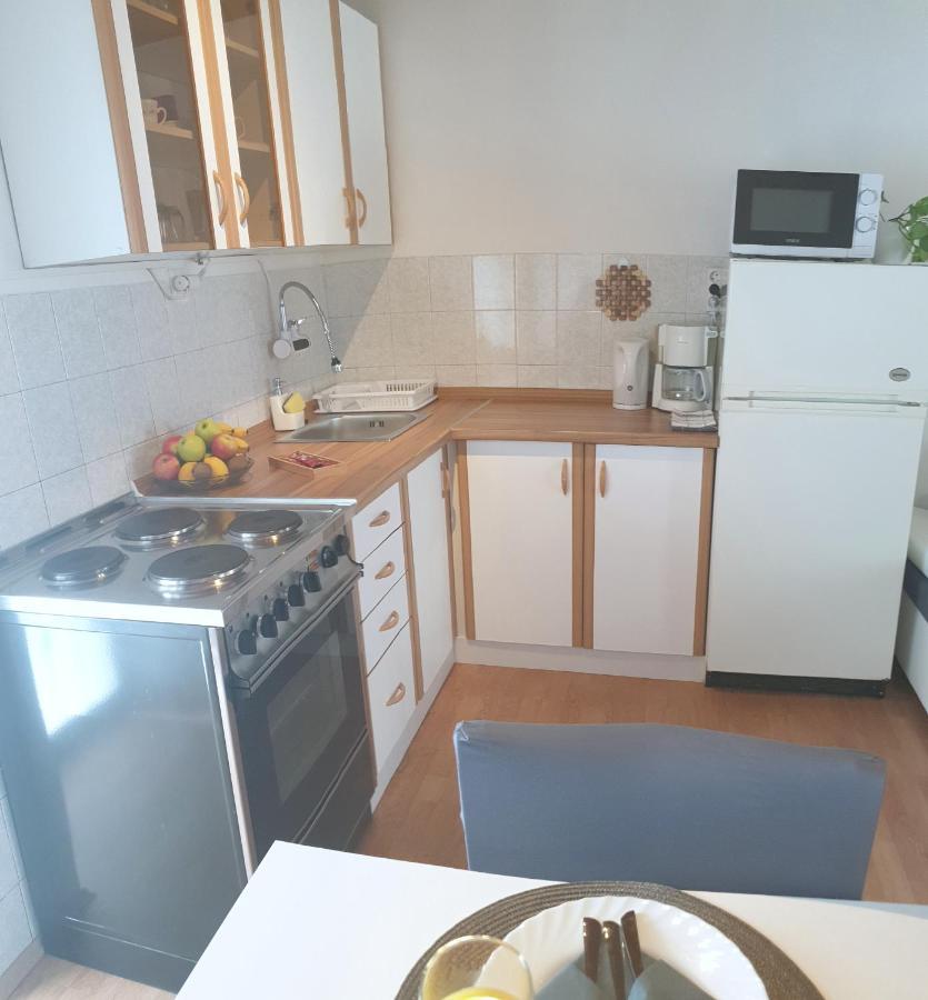 Lusi Apartment Buzdohanj